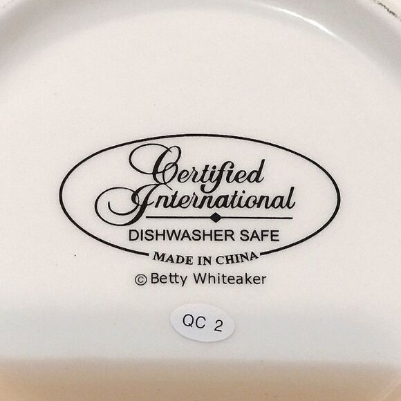 Certified International Betty Whiteaker Two Large Yellow Rim Christmas Plates - Picture 3 of 12